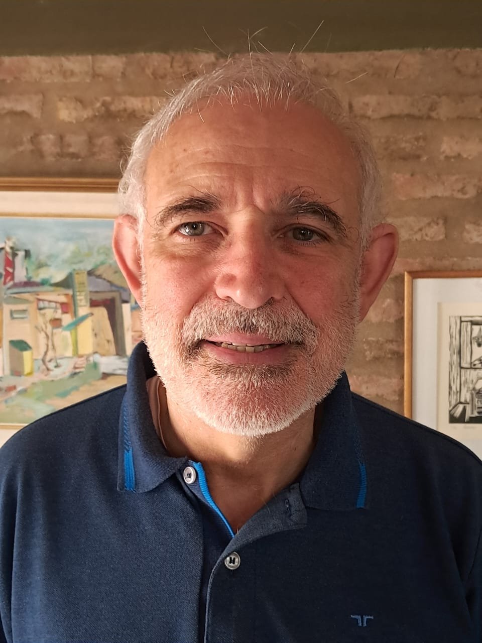 Dr. Marcos Salvai